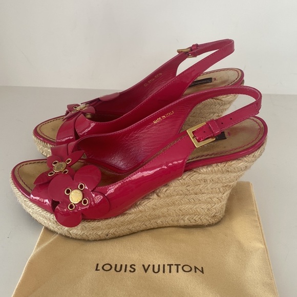Louis Vuitton Fuchsia Vernis Wedges. 💖💖 - Picture 2 of 14